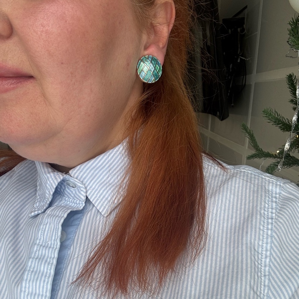 Vintage Ciro Enamel Clip-On Earrings – Signed & Patent Stamped - Picture 7 of 10